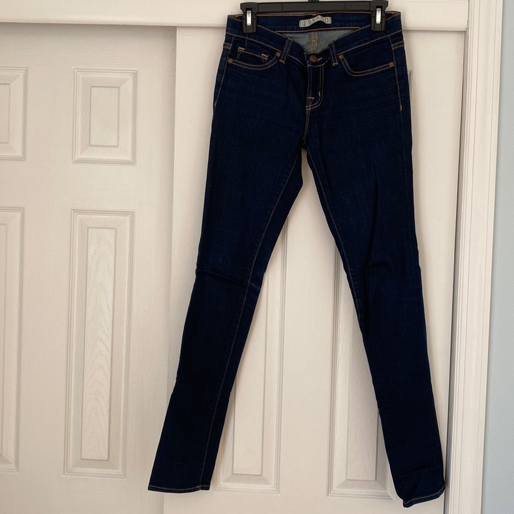 J BRAND Dark wash low rise pencil leg jeans. Size 26